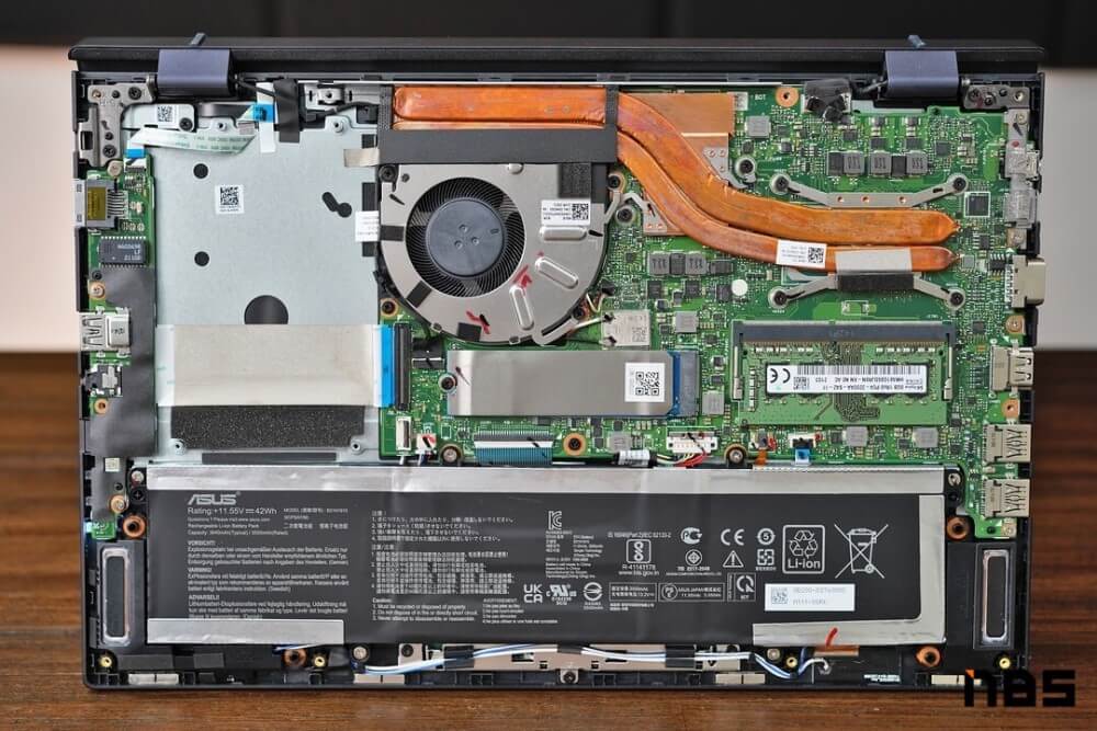 ASUS ExpertBook B1400C i7MX450 DSC00057