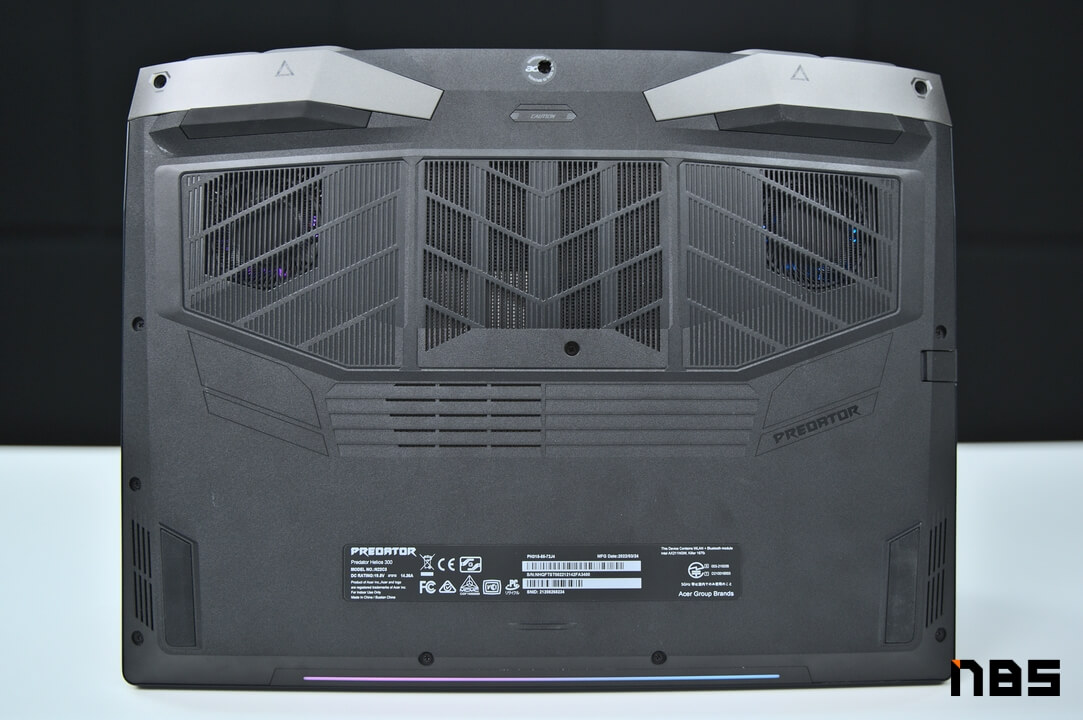 Acer Predator Helios 300 DSC09927