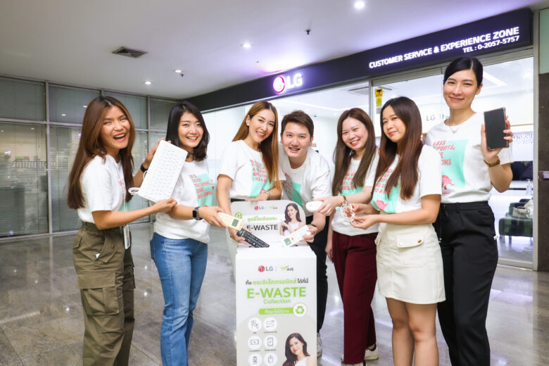 LG volunteers join the Thais say no to E Waste project