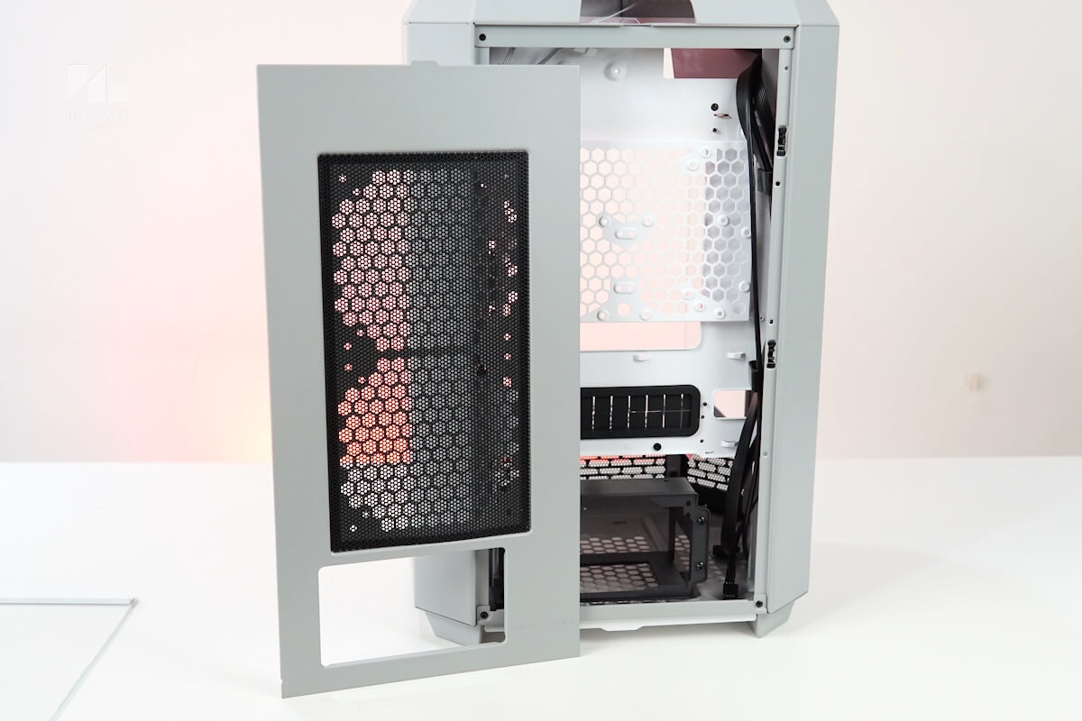 Thermaltake The Tower 300 chassis 36