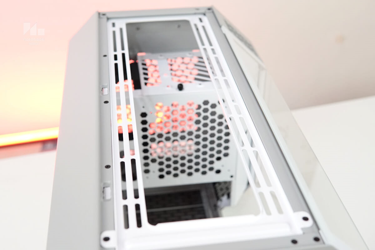 Thermaltake The Tower 300 chassis 61