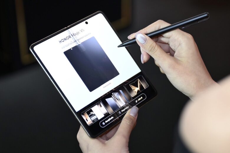 HONOR Magic V5 4