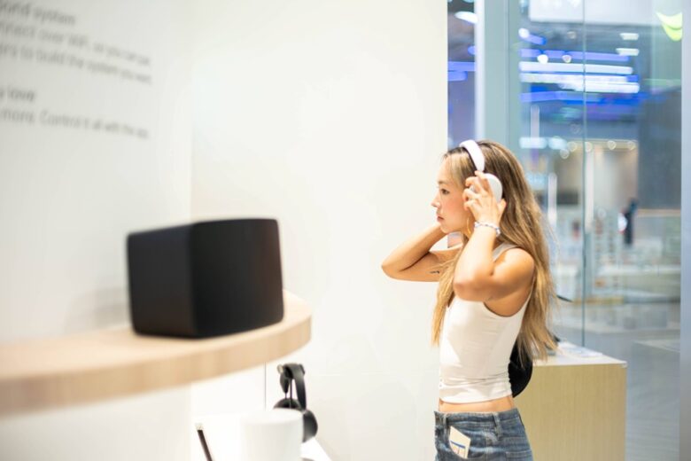 03 Sonos Store Grand Opening Customer experience