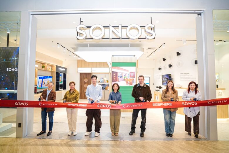 06 Sonos Store Grand Opening Ribbon Cutting