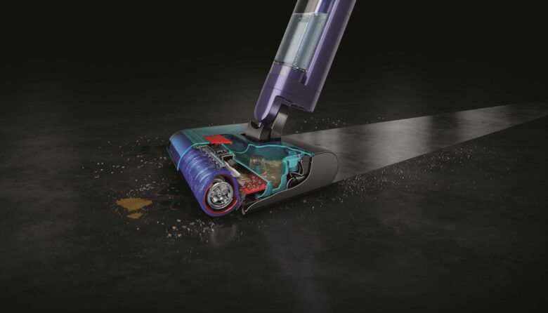 WR03 A SBCODKBLCHBLKTRTL 018 CMYK 3Q Cut Clean Debris DarkWorld Hardfloor CROP A0 DYB