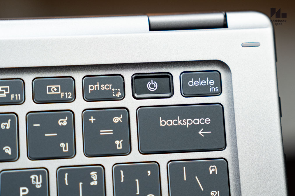 MSI Prestige 14 Flip AI Plus 17