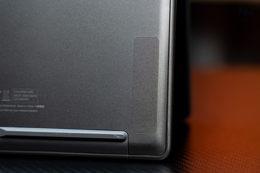 MSI Prestige 14 Flip AI Plus 47