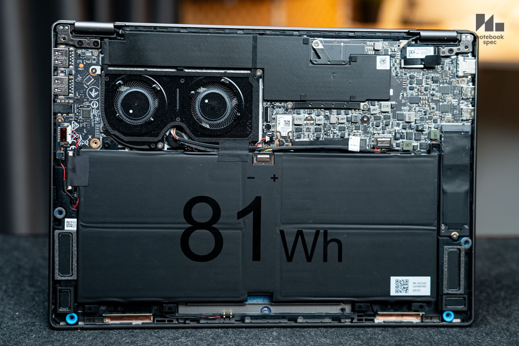 MSI Prestige 14 Flip AI+ D3M