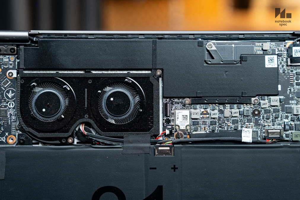 MSI Prestige 14 Flip AI Plus 57 1