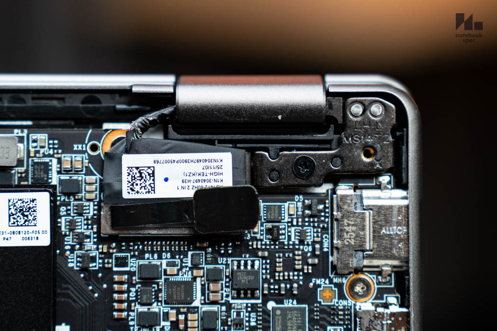 MSI Prestige 14 Flip AI Plus 59