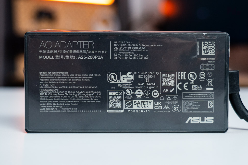 Zephyrus G14 Ryzen 400 Series 4