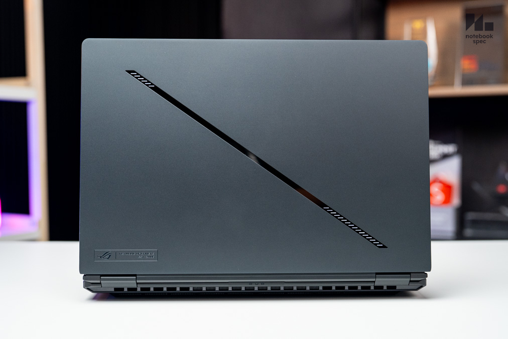 ASUS ROG Zephyrus Duo GX651