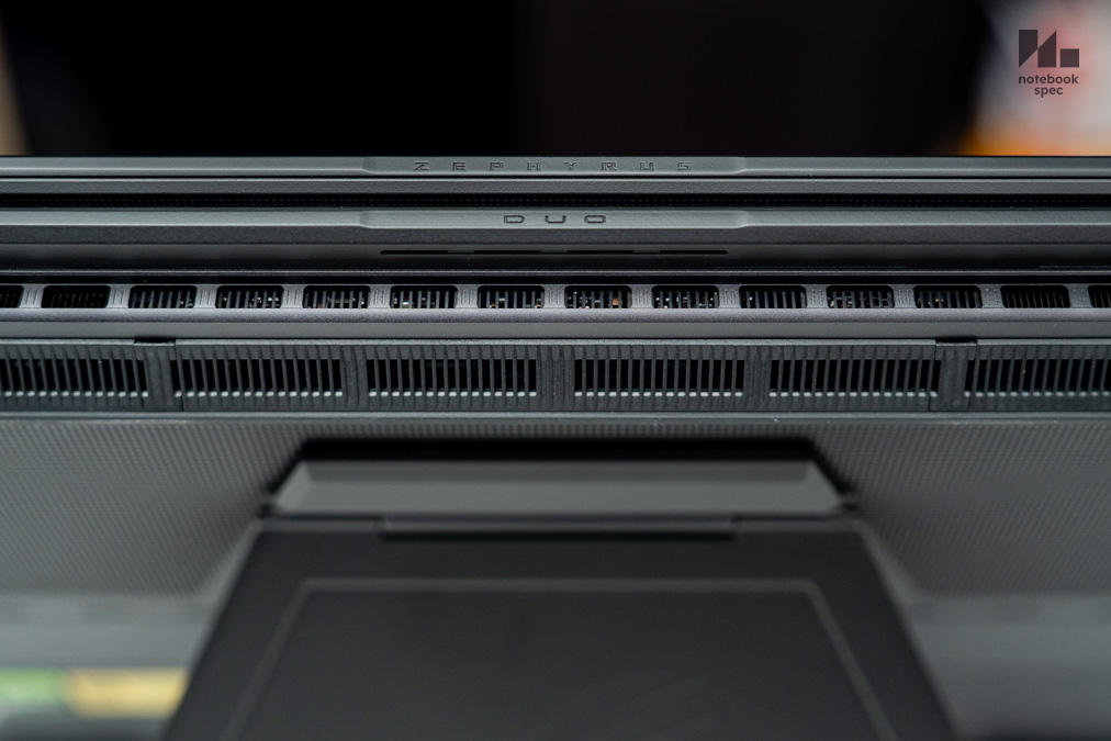 ASUS ROG Zephyrus Duo GX651