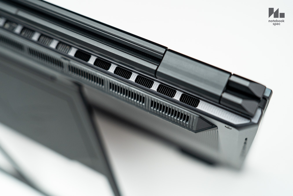 ROG Zephyrus DUO 105