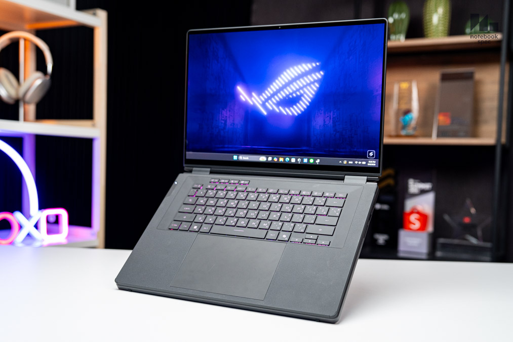 ASUS ROG Zephyrus Duo GX651