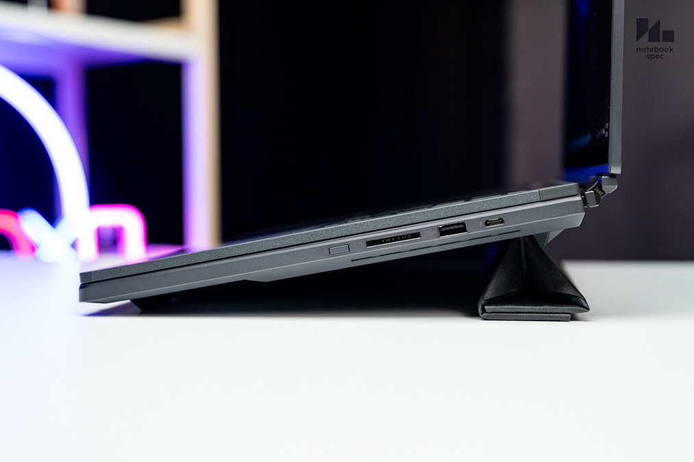 ROG Zephyrus DUO 75