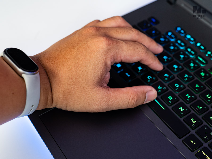 ROG Strix G18 G815LR 52