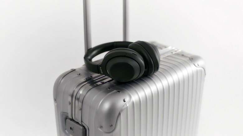 15.Pic WH 1000XM4C Black Carry